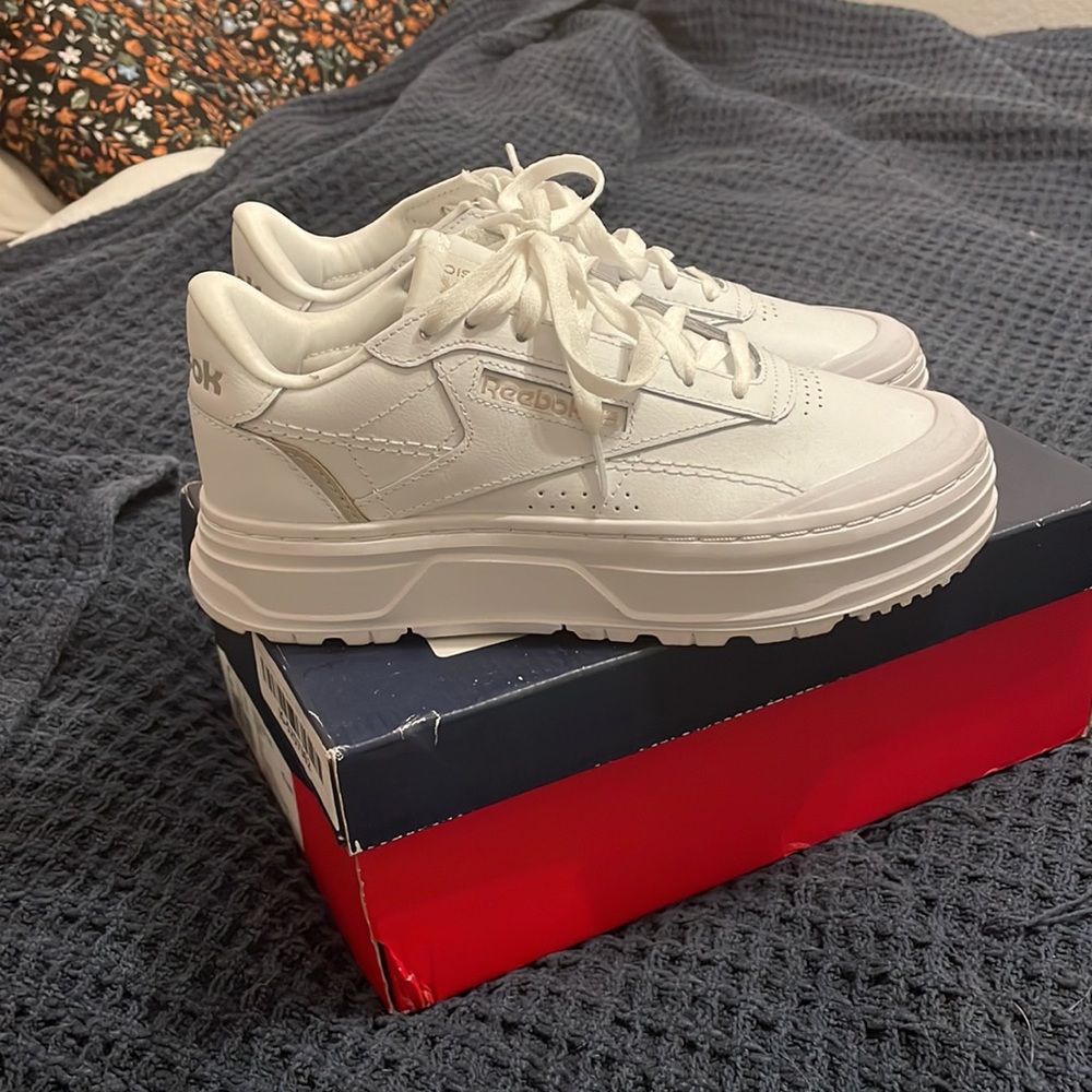 Reebok Womens Club C Double Geo White Tennis Shoes Size 7